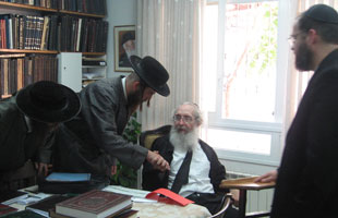 Harav Nosson Tzvi Finkel zl